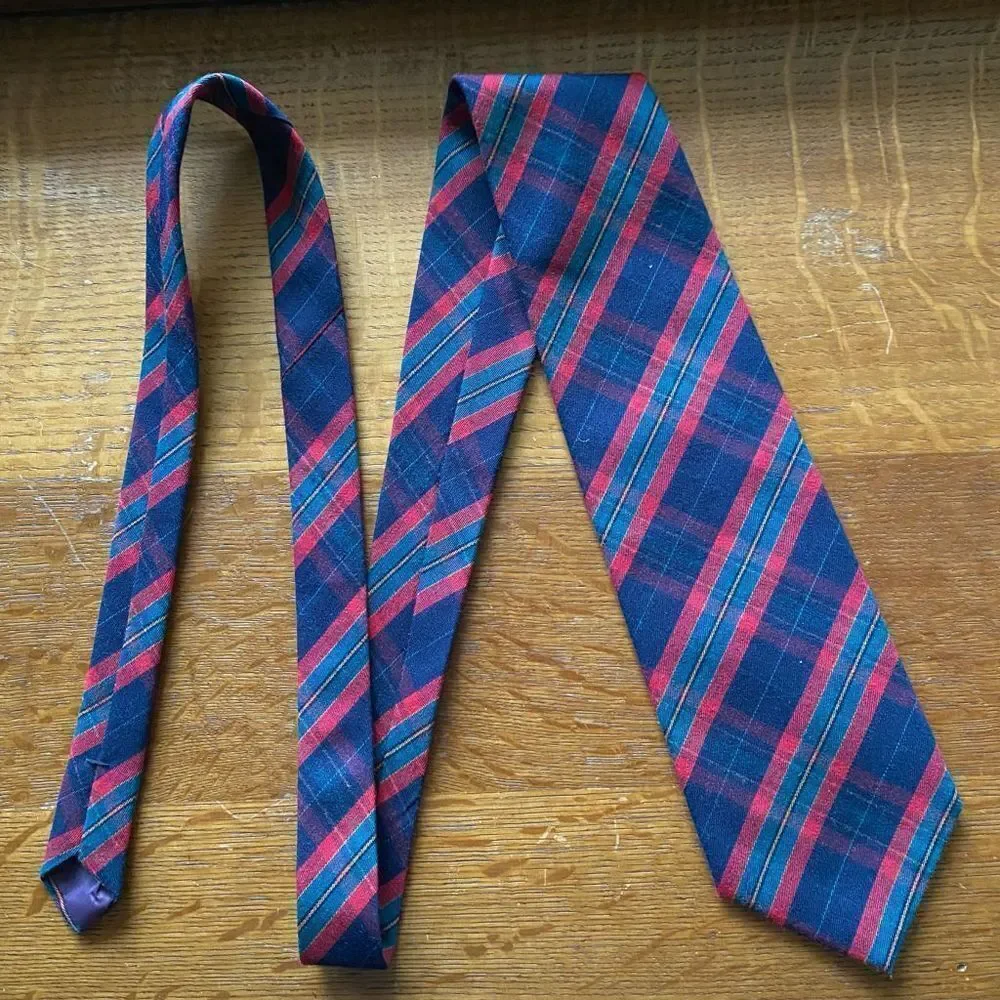 Vintage Jordache Red & Green Plaid necktie